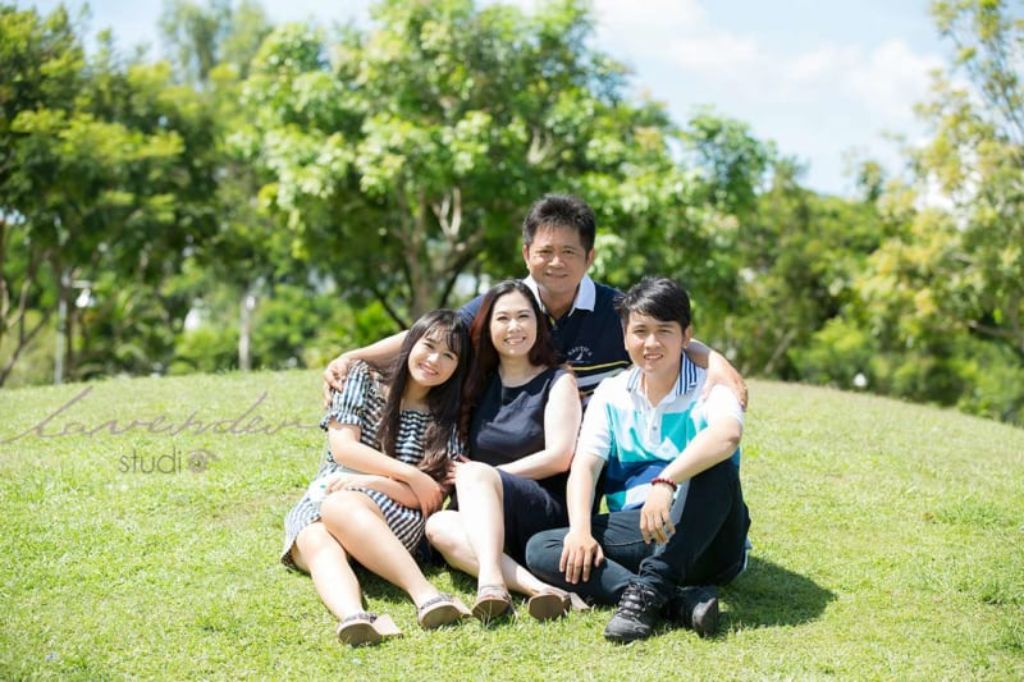 giá chụp hình ngoại cảnh ở TPHCM concept gia đình