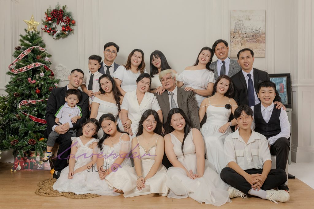 Chụp hình đại gia đình ở TP HCM
