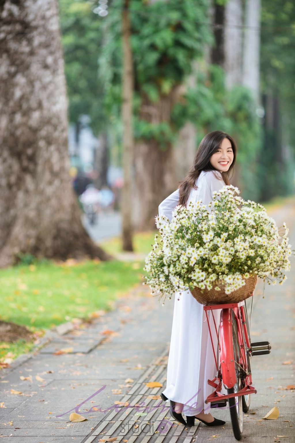 Lựa chọn thuê thợ chụp hình ở TPHCM là một lựa chọn sáng suốt giúp bạn tiết kiệm nhiều thời gian và chi phí