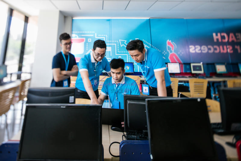 chụp hình doanh nghiệp CMC Service