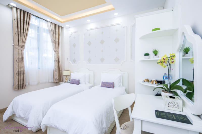 chụp hình khách sạn uy tín