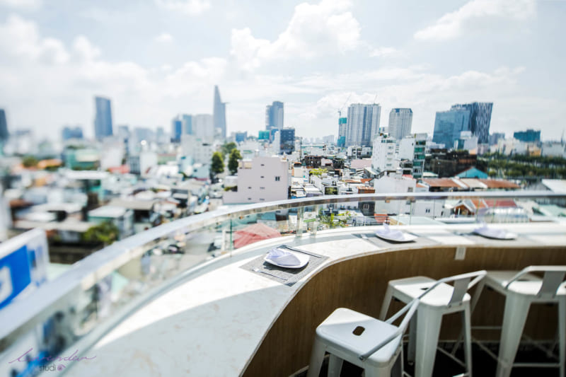 hình quảng cáo nhà hàng khách sạn